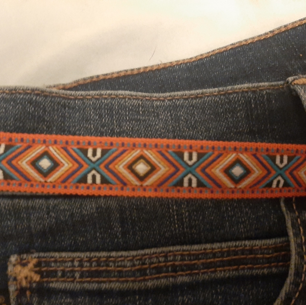 Shorts - Picture 3 of 5